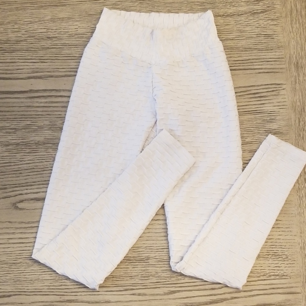 Gently used Brazilian scrunch/ crunch leggings